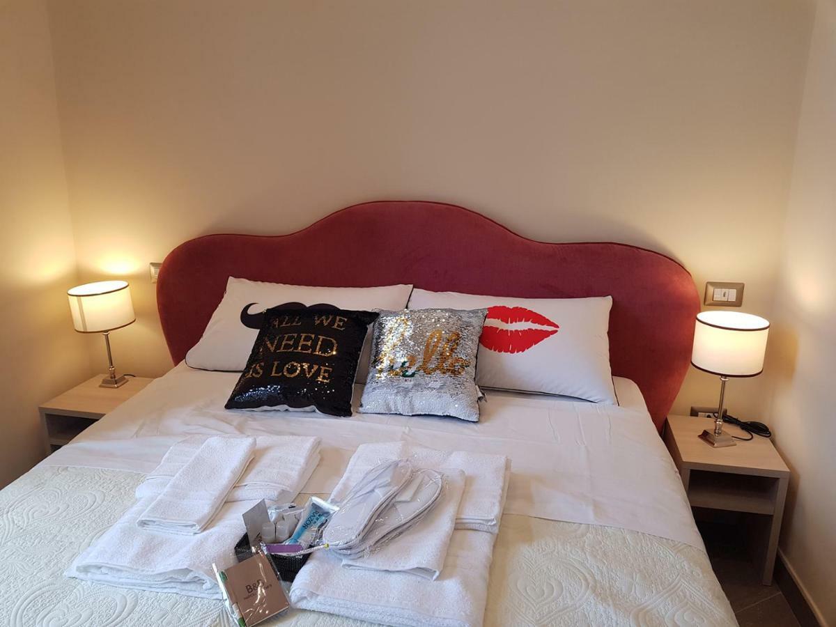 B&B Napoli Holidays Экстерьер фото