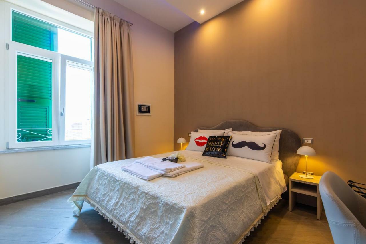B&B Napoli Holidays Экстерьер фото